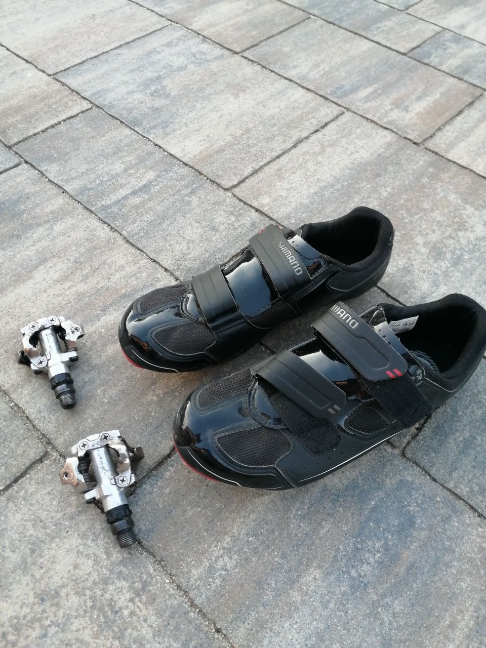 Buty shimano kolarskie, pedaly kask