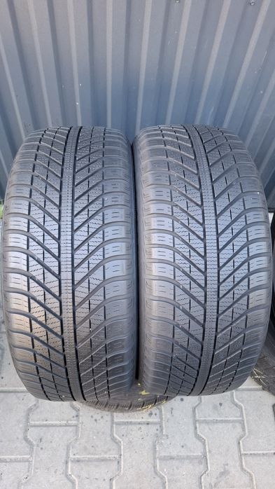 225/50/17 GoodYear Vector4season(S]