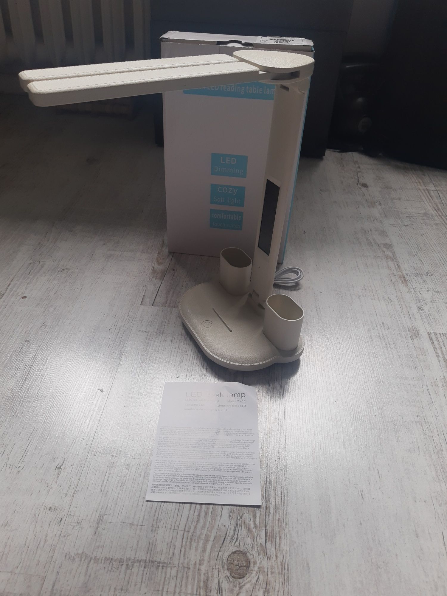 Lampa lampka LED na biurko nowa