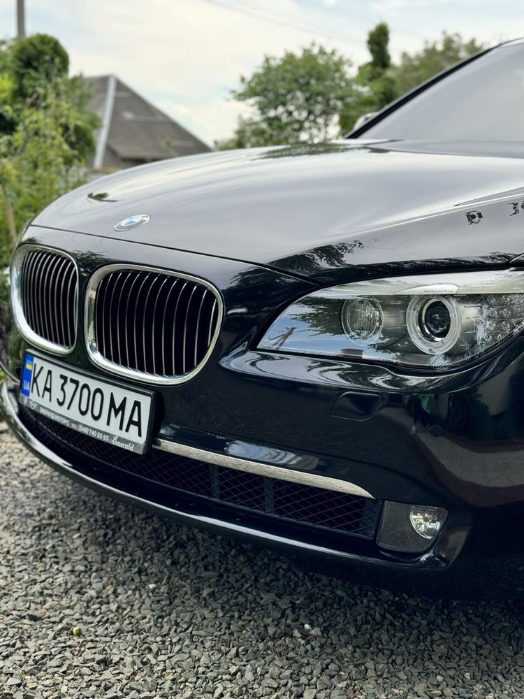 Продам BMW 740Li