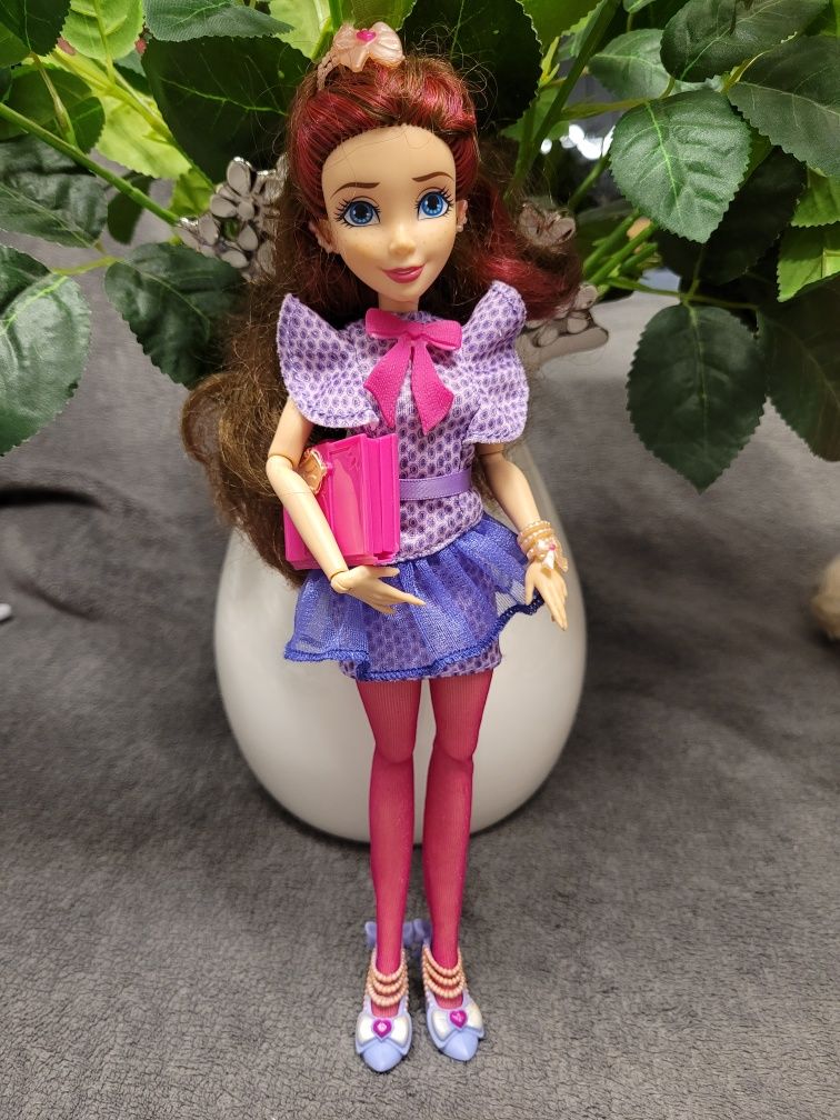 Lalka Jane Następcy Hasbro córka Dobrej Wróżki
