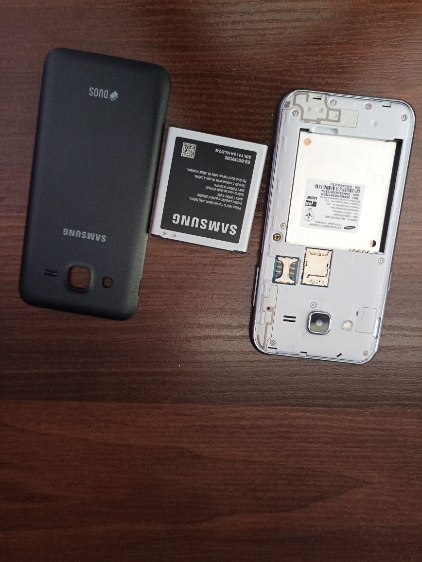 Продам телефон Samsung j2