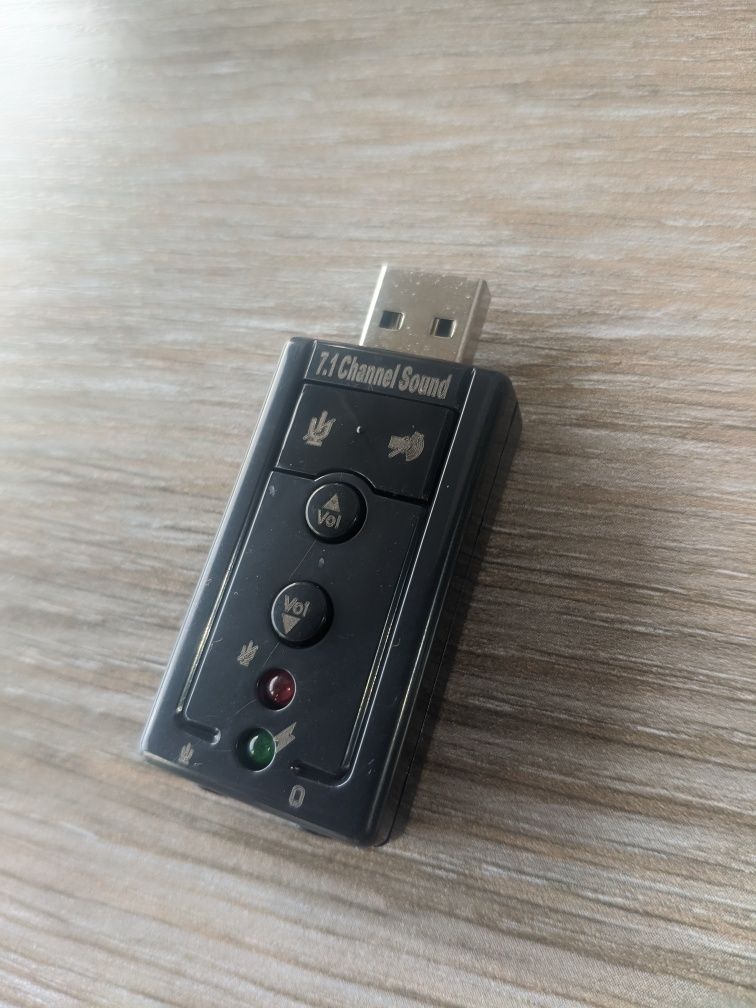 Звуковая карта USB аудиокарта / Звукова карта Аудіокарта