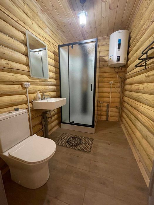 Здаю новий двохпов. зруб з каміном на 12чол.(баня та чан) ліс, Десна