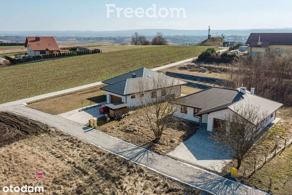 Nowy dom parterowy z garażem 2 stanowiskowym