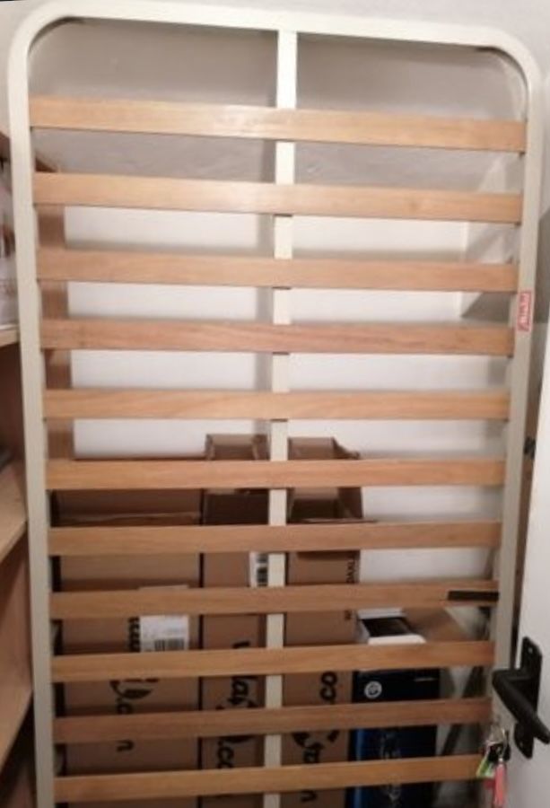 Estrado de cama de solteiro