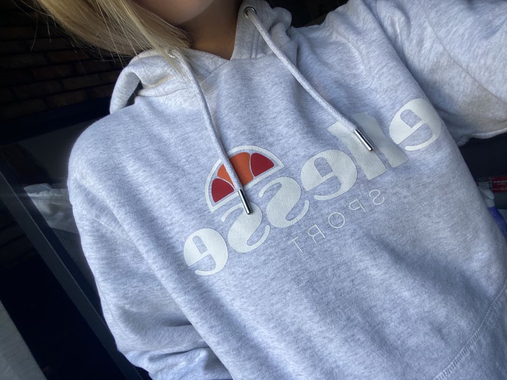 Szara bluza z kapturem ellesse kangurek