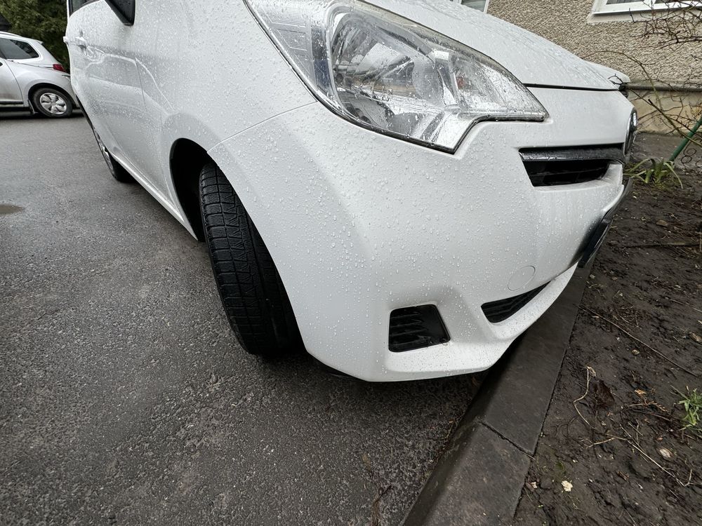 Toyota Versa S 2011 рік