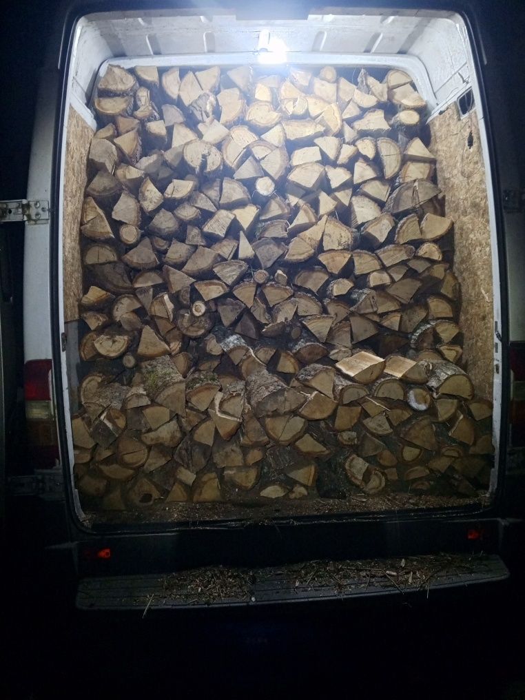 Купить дрова різних порід з безплатною доставкою