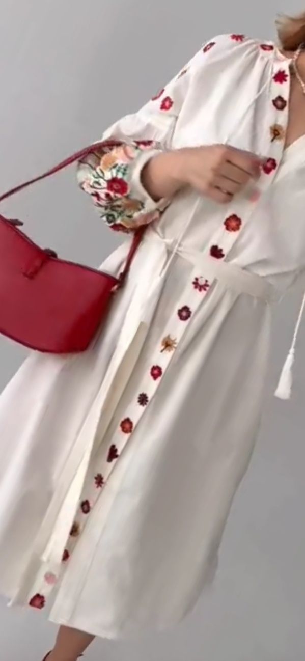 Продам вишиту сукню