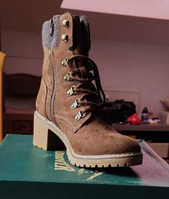 Жіночі зимові черевики Landrover