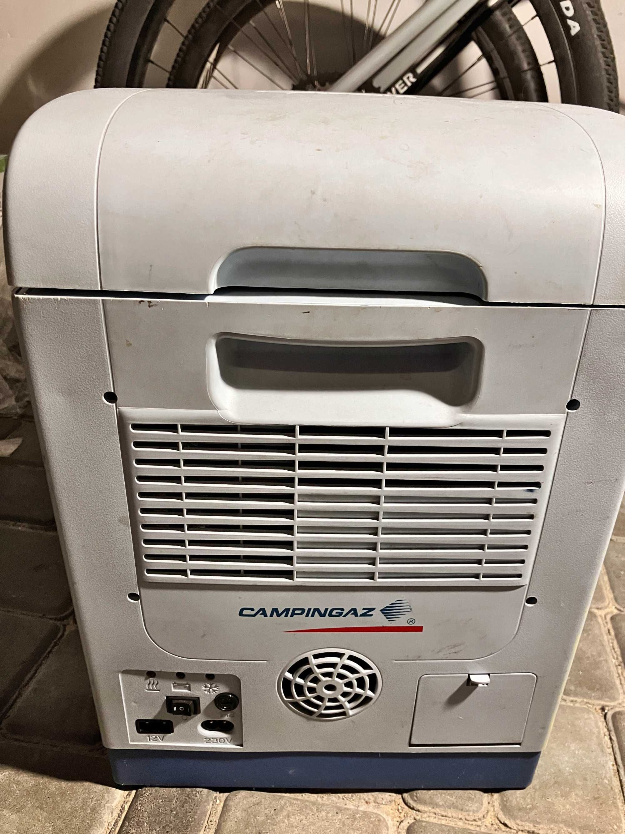 Удобный Автохолодильник Campingaz Powerbox 30l Platinum холод/тепло