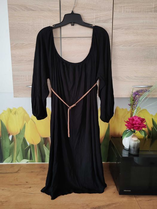 Czarna wygodna rozciągliwa sukienka Asos rozmiar 52 wiskoza/elastan