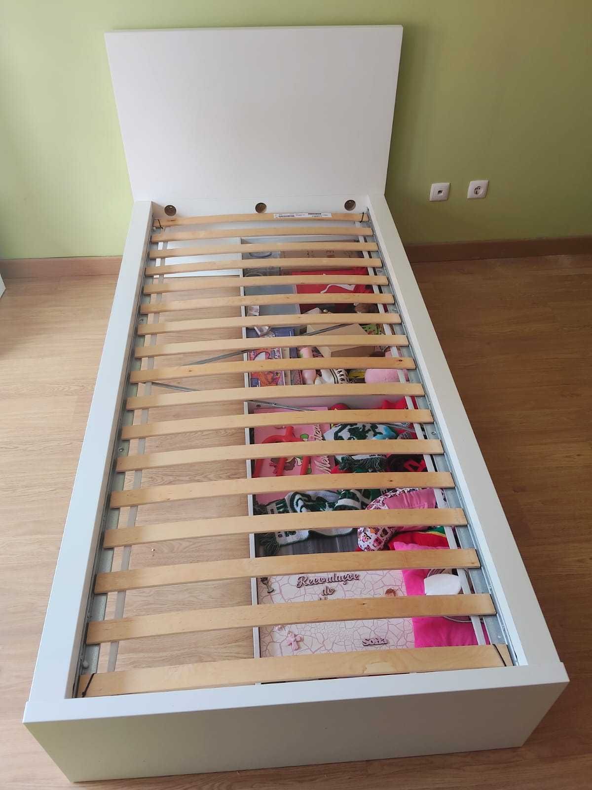 Cama MALM (IKEA) 90*200, com duas gavetas e estrado.