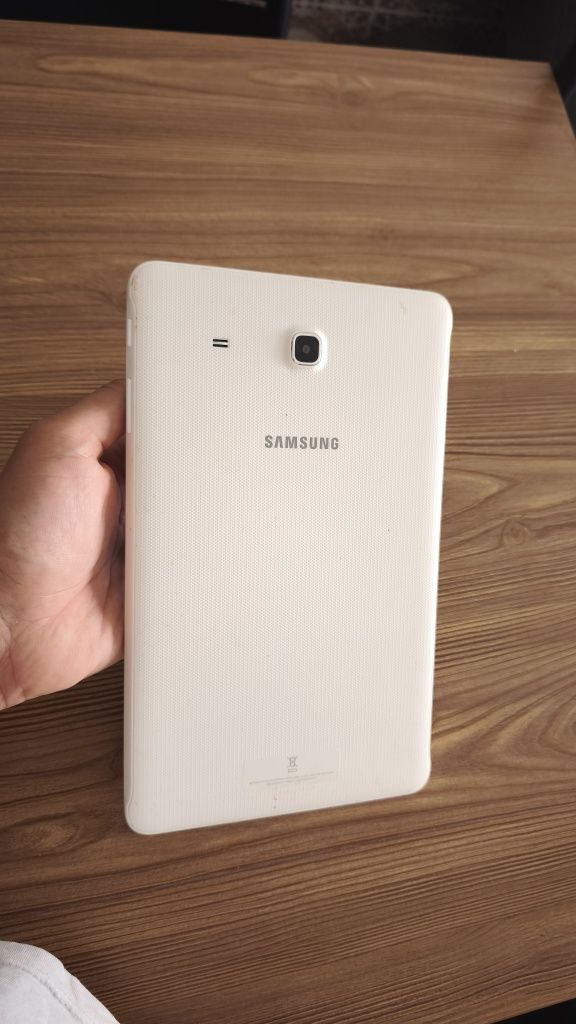 Samsung Galaxy Tab E 3G (SM-T561) – Ótimo para estudo, leitura e uso b