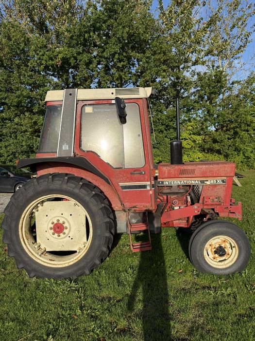 Ciągnik Rolniczy International 585xl Sprowadzony