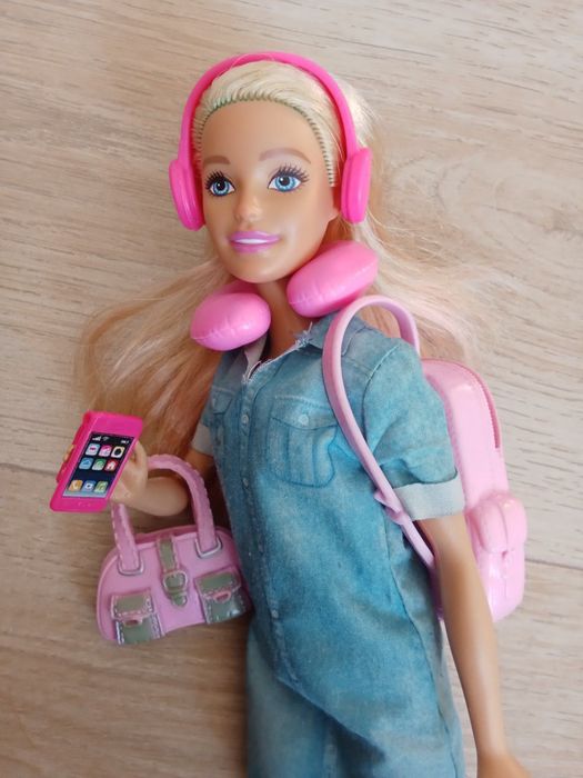 Лялька Барбі Мандрівниця