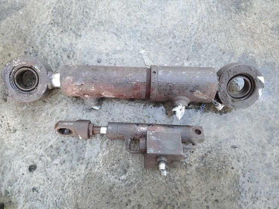 siłownik hydrauliczny 30cm z zamkiem, 53cm 2013 rok