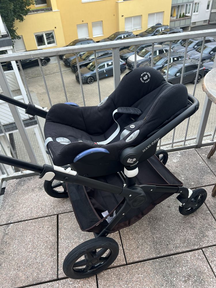 Bugaboo Fox 2 + Автокресло+Адаптеры