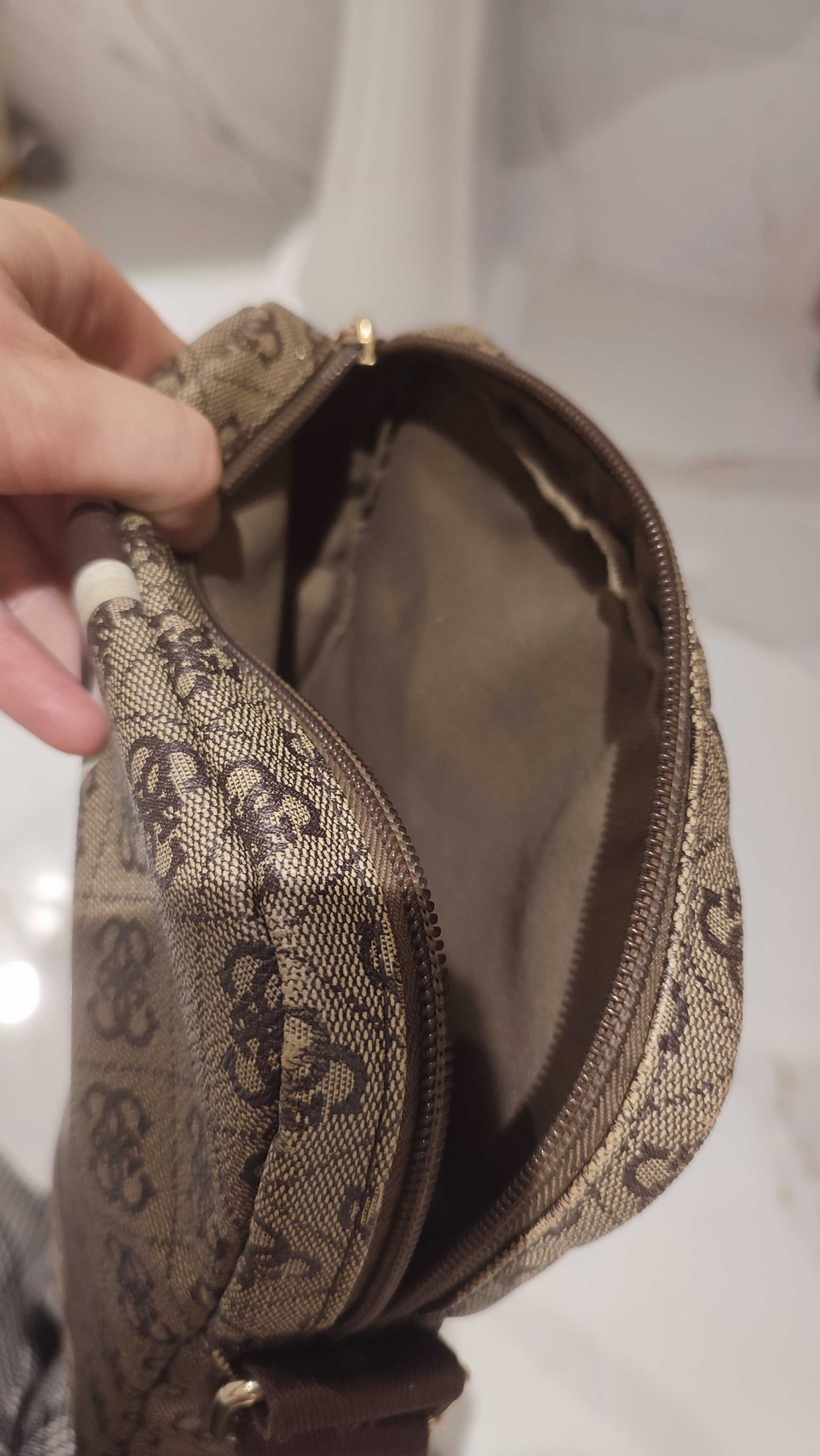 GUESS torebka listonoszka damska unisex pojemna