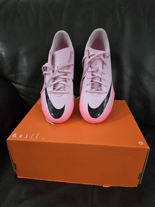 Chuteiras Nike Mercurial FG/MG 37.5