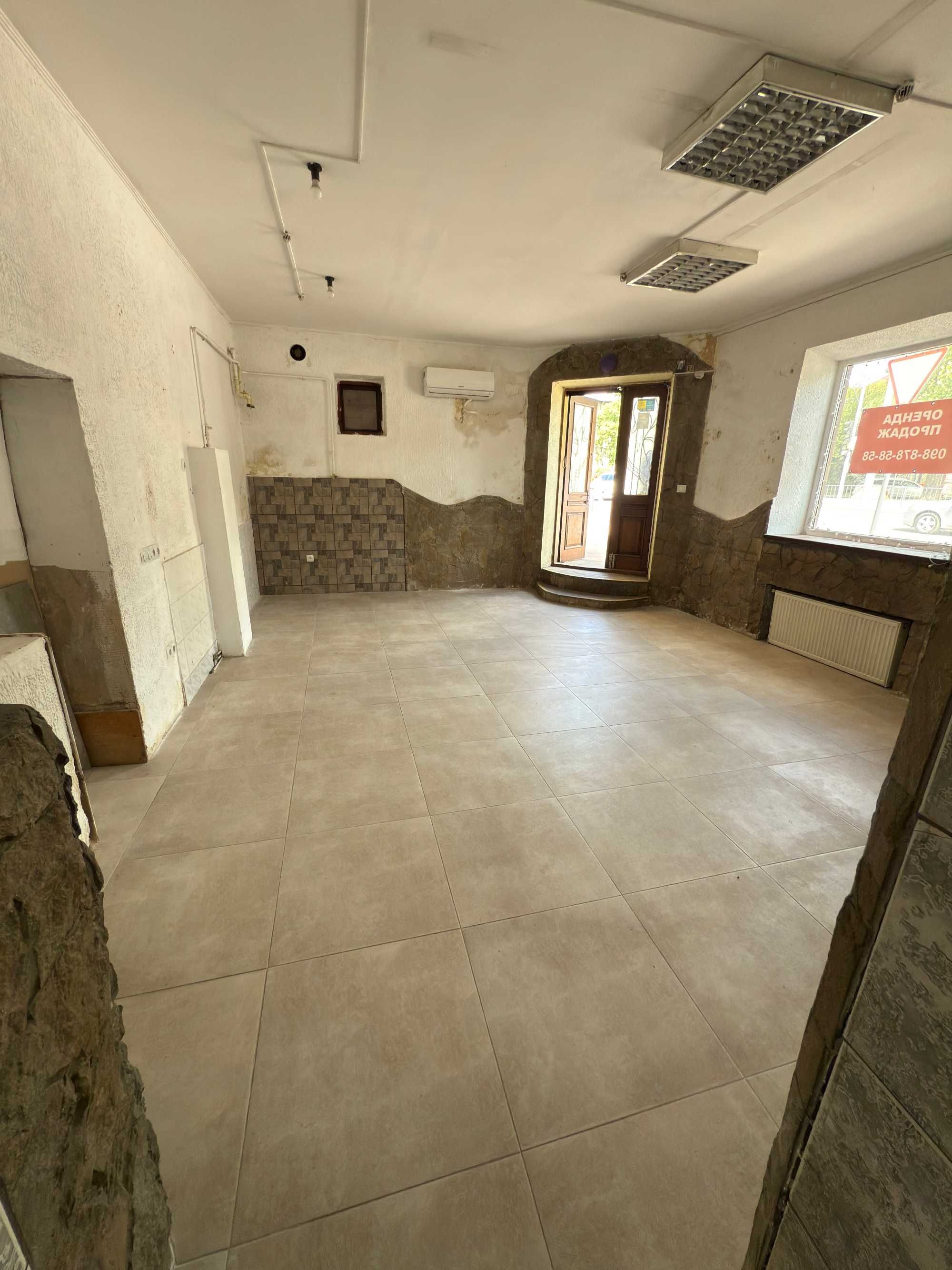 Продаж комерційного приміщення, вул. Кульпарківська, 34m², 1пов.,фасад