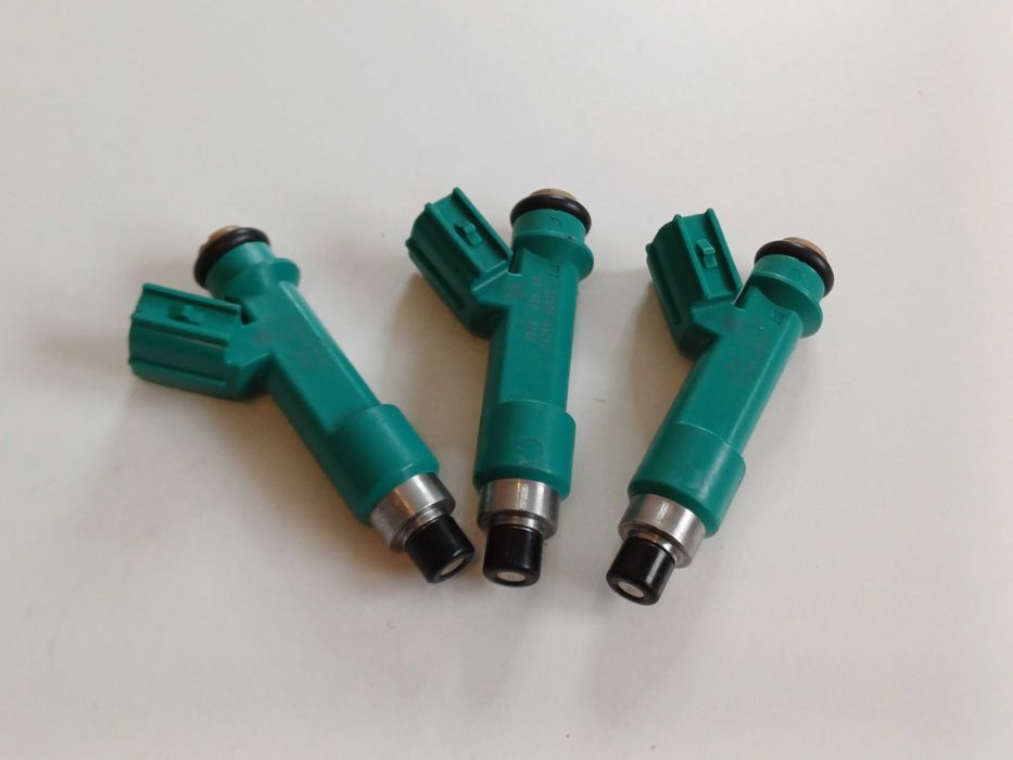 Wtryskiwacz paliwa DENSO TOYOTA NOWY Oryginalny 23250-0Q020 - H.U.R.T