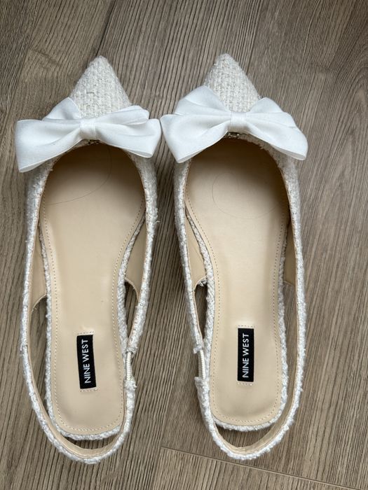 Білі сандалі на плоскому ходу/весільні