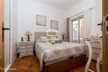ApartamentoT3 de 1º Andar c/ Quintal e Garagem | Avenida Dona Leonor F