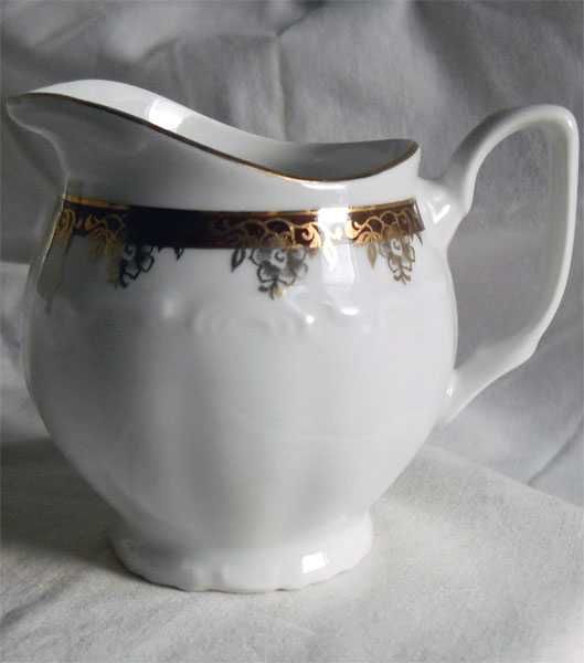 Sygnowany Porcelanowy MLECZNIK Bogucice Zdobiony złotem czas PRL u