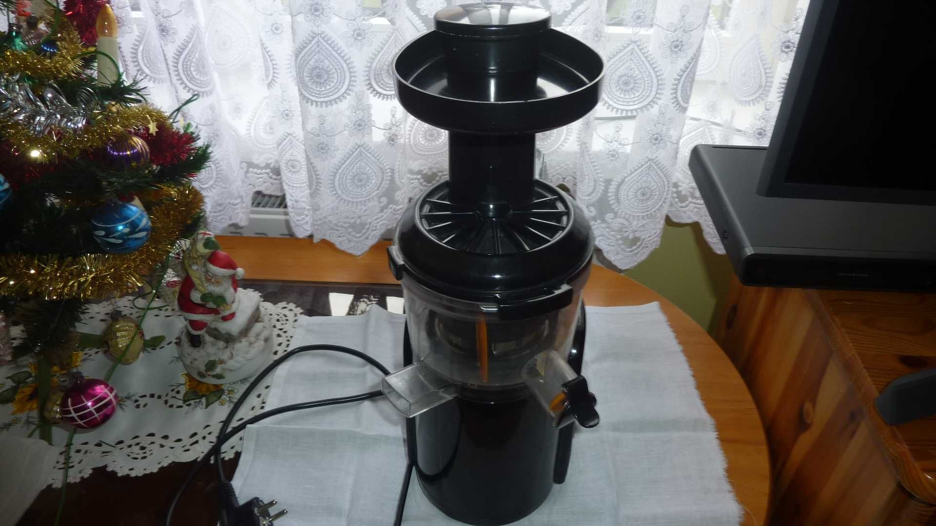 Wyciskarka wolnoobrotowa,sokowirówka Łucznik AM-1795,stan dobry,komple