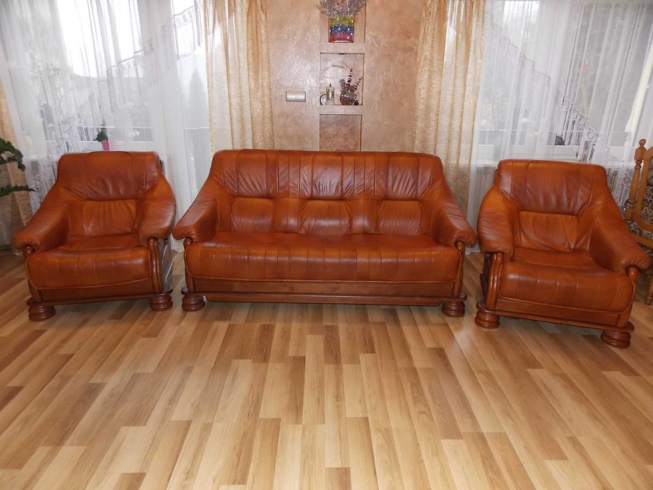 Zestaw wypoczynkowy skórzany. Kanapa+ 2 fotele.