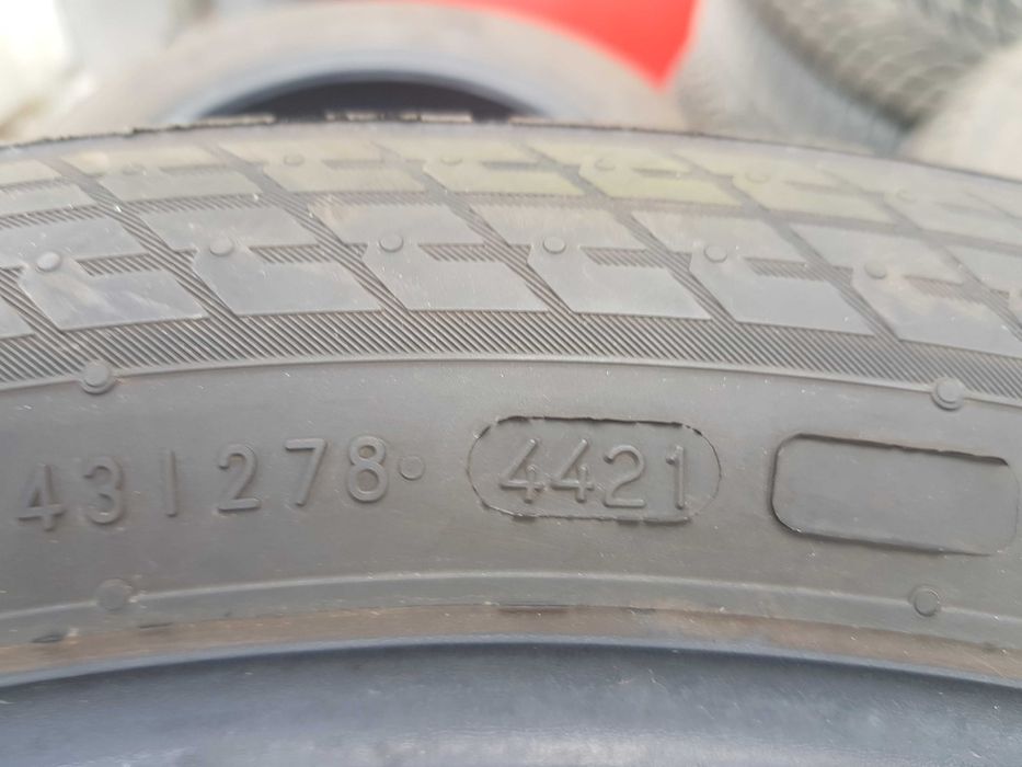 Opony zimowe 225/50R18  Nokian  Toyota CHR
