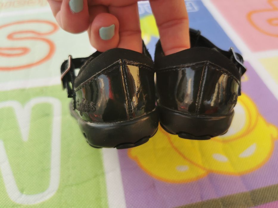 Skórzane lakierowane półbuty balerinki Clarks skóra naturalna 19 20