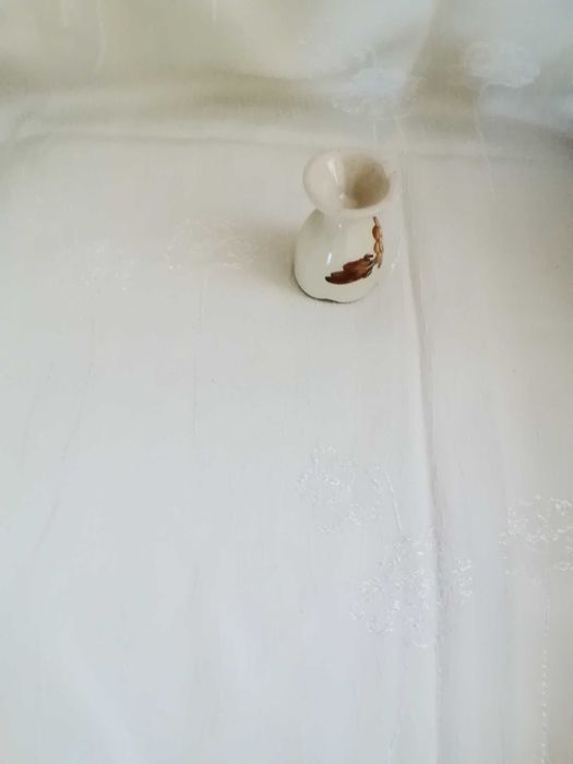 Stara podstawka pod jajko z fajansu z czasów PRL