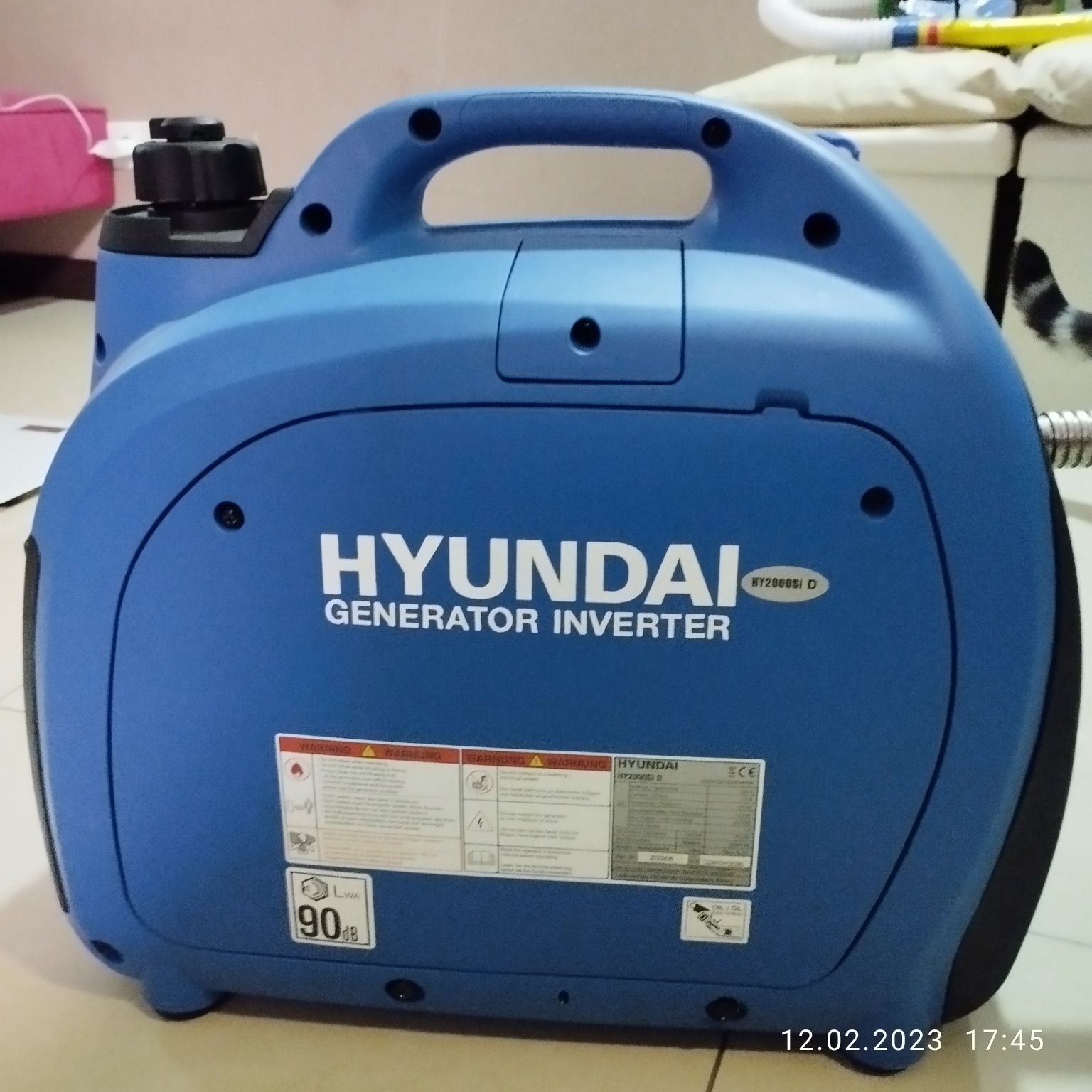 Продам инверторный генератор Hyundai 2кВт, чистый синус