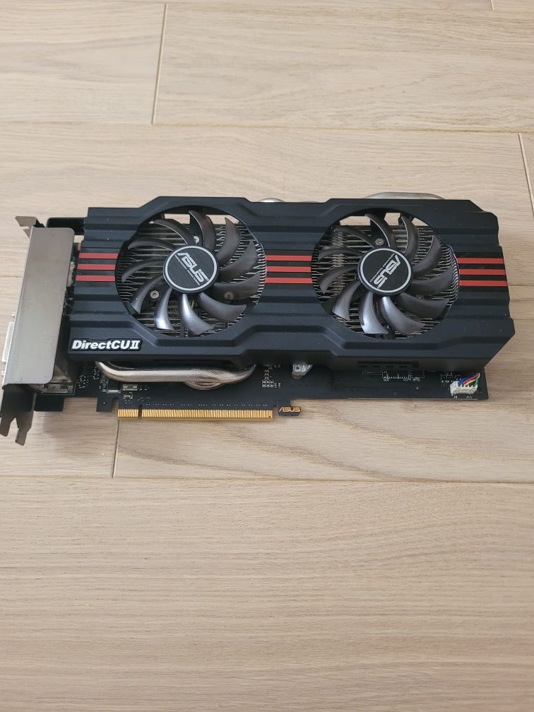 ASUS GeForce GTX 660 2GB 192bit DirectCu II OC