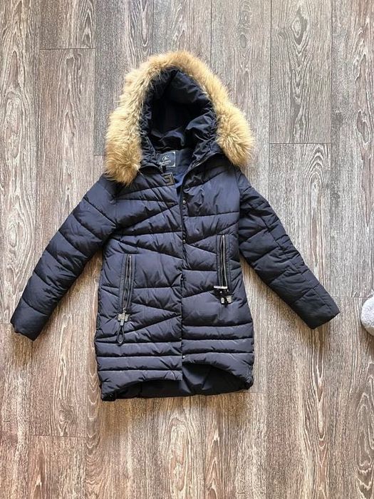 Зимова жіноча куртка
