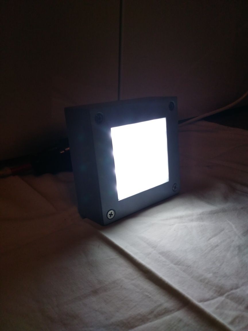 Oprawa natynkowa oświetl. LED IP 44