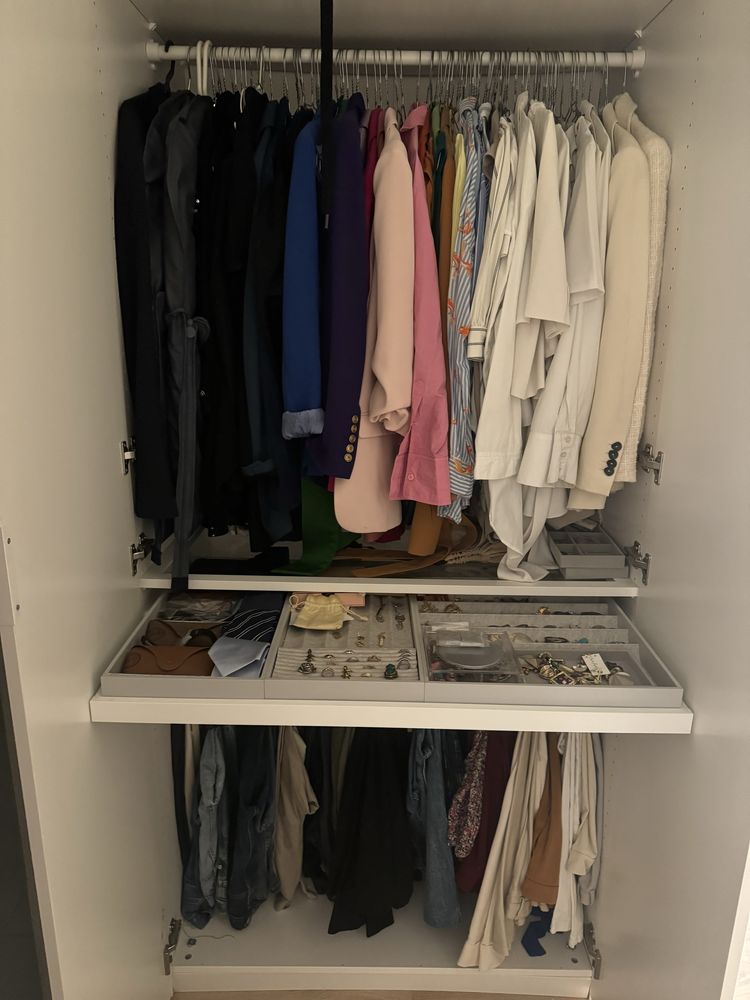 Guarda fatos Ikea com suporte camisas, calcas e joias como novo