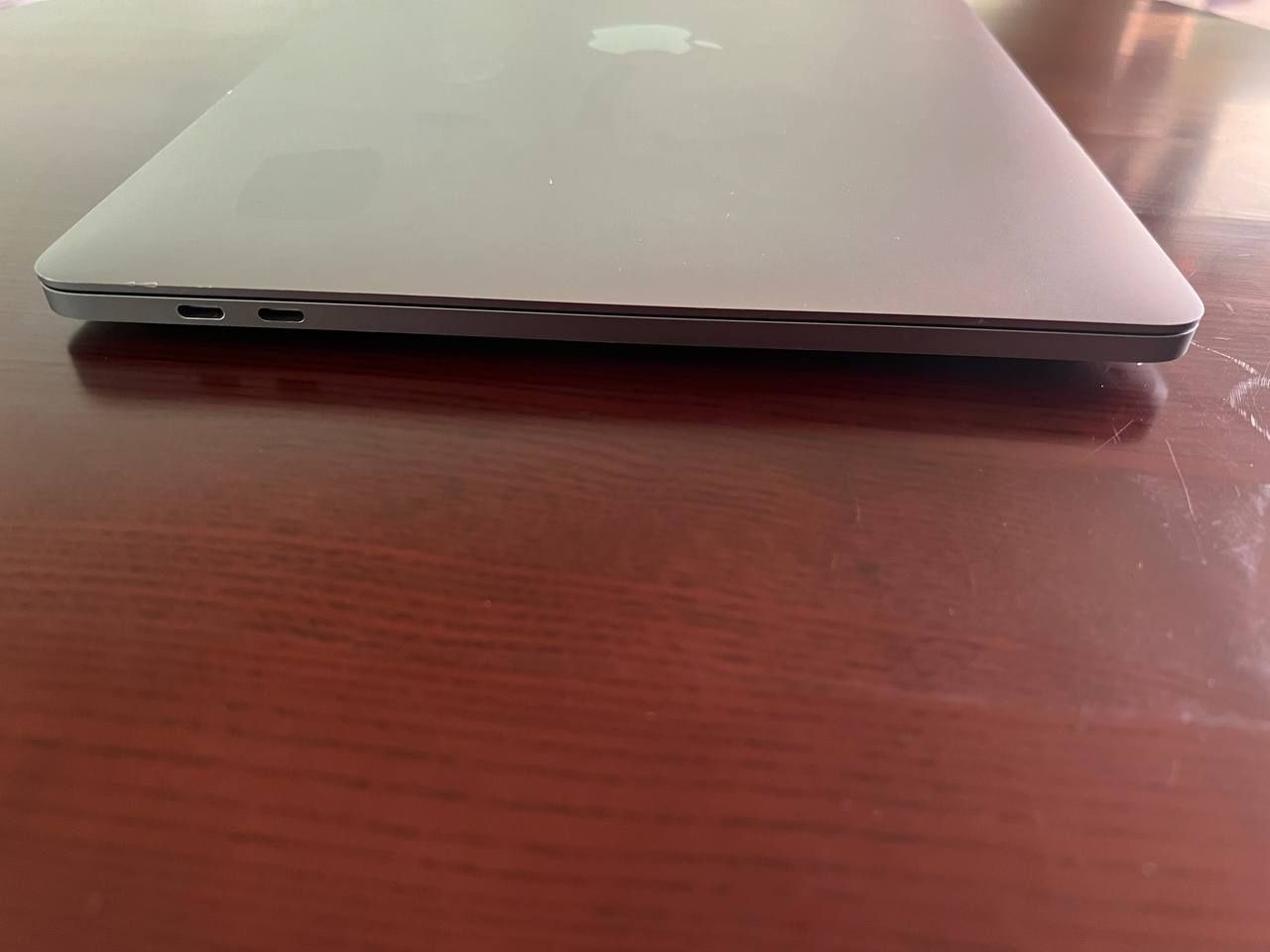MacBook Pro 13 2019 (A2159). Space Gray with Touchbar. 1 цикл АКБ.