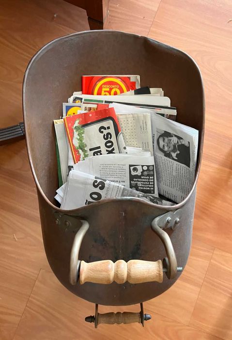 Porta revistas antigo