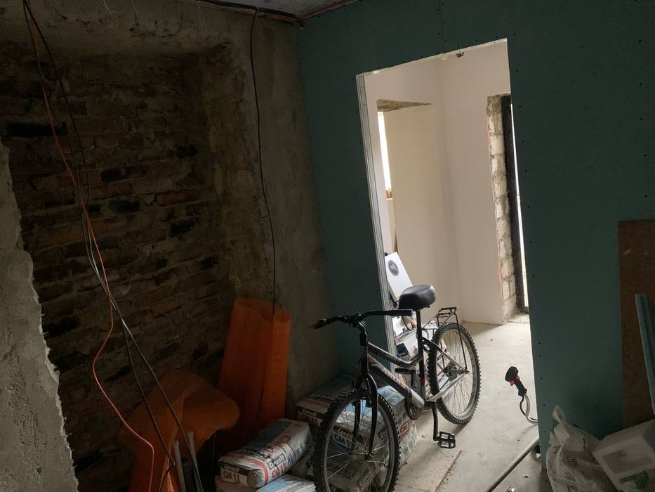Вітаю, продаю будинок в місті Подільськ  вул яблунева 21 .