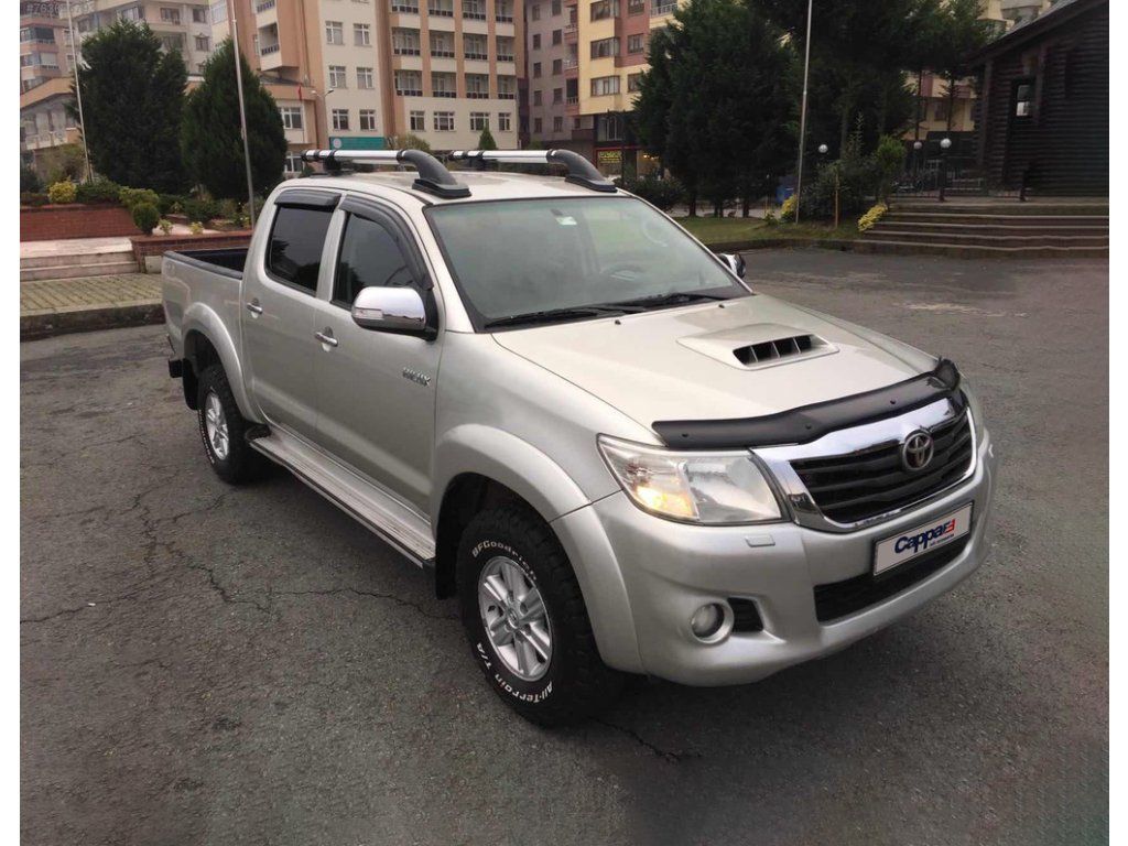 Toyota Hilux 2011-2015 Дефлектор капота (мухобойка) EuroCap