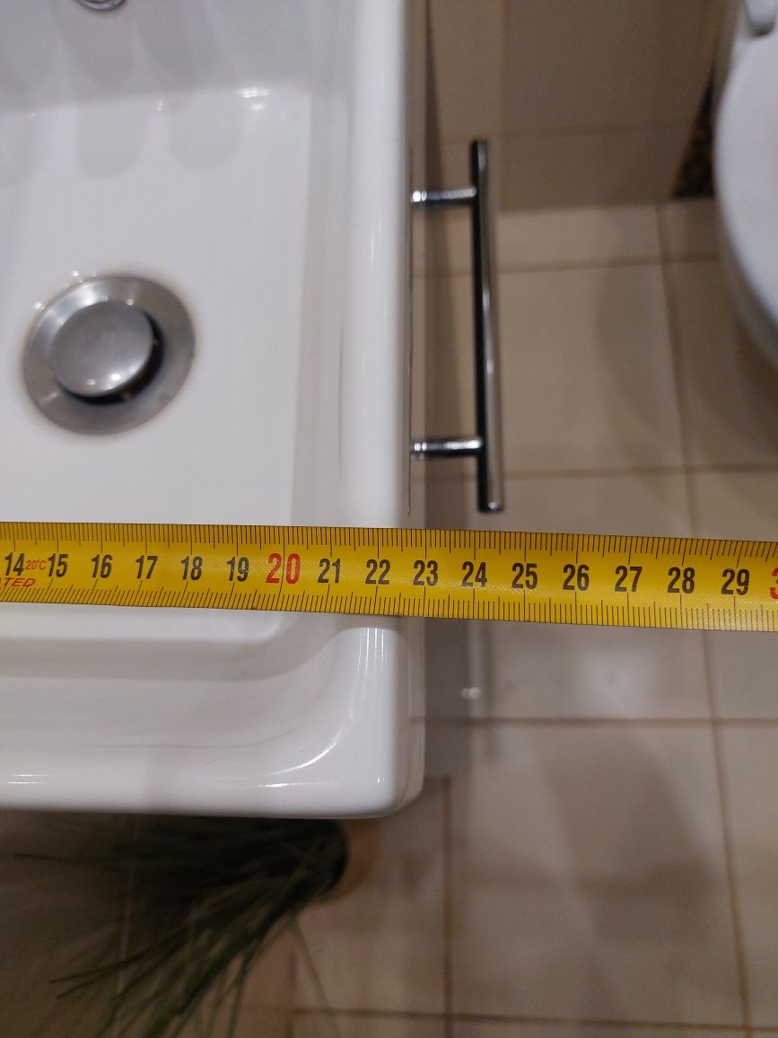Szafka umywalka kran komplet do wc mała