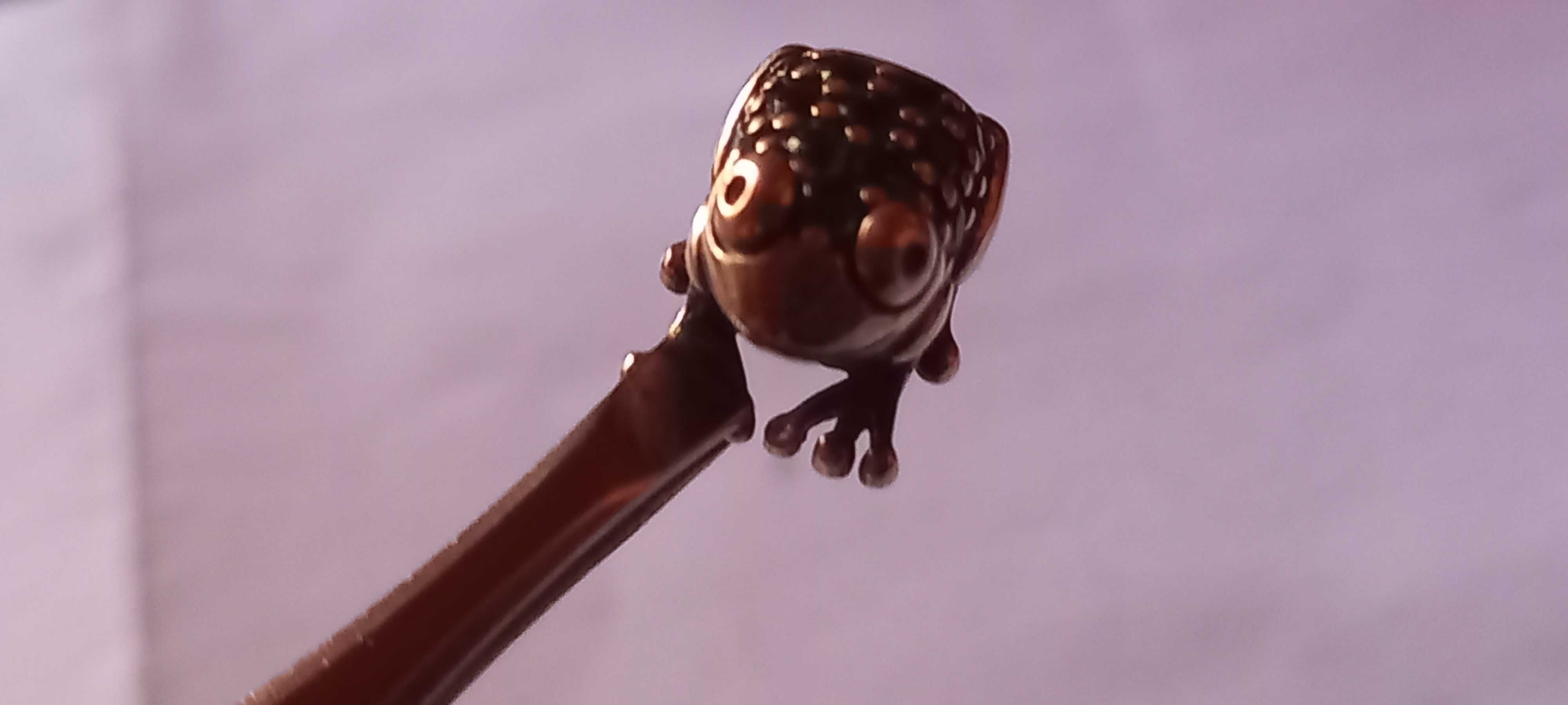 Charms do Pandory żaba zielone kamienie