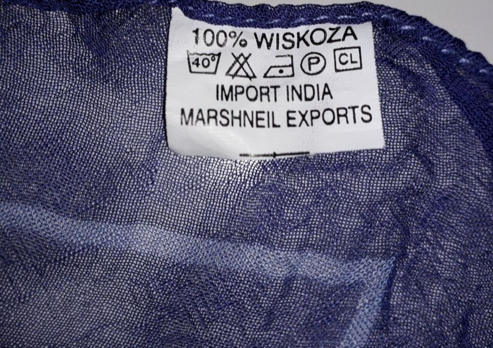 Niebieska chusta w kwiaty