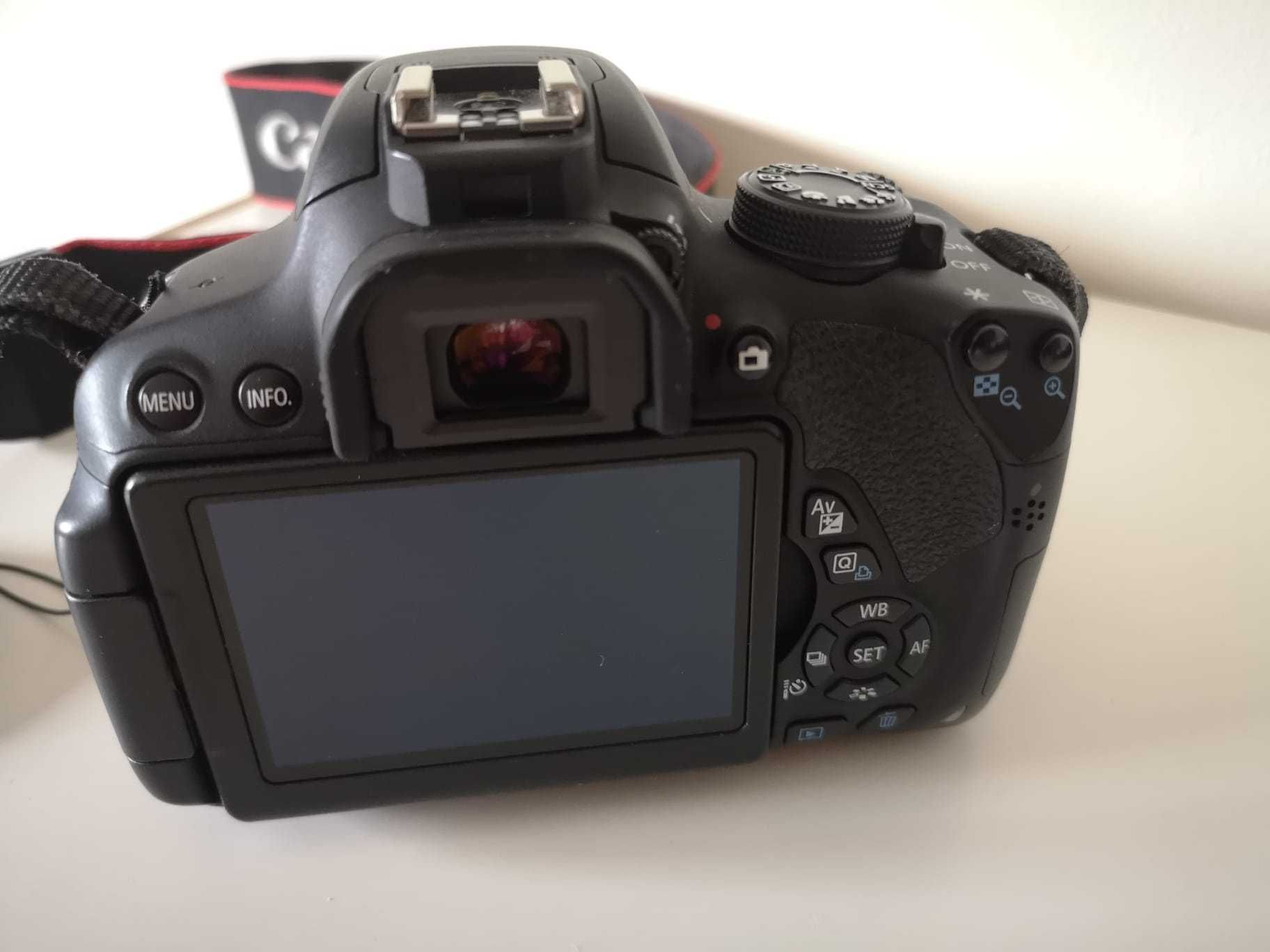 Canon 700D + acessórios | Impecável!