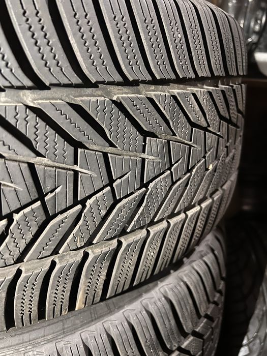 285/45/21 Hankook Winter I*Cept Evo3 X W330A 285/45 R21 113W