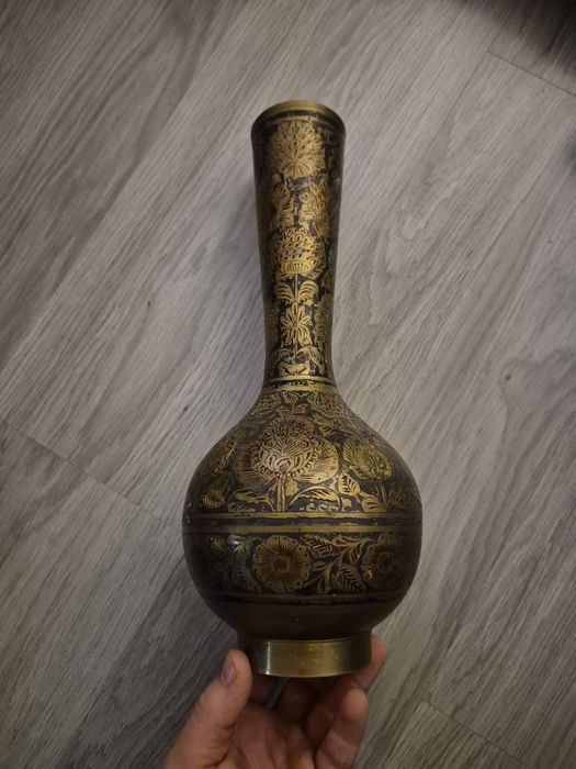Mosiężny wazon orientalny – ręcznie grawerowany, Indie